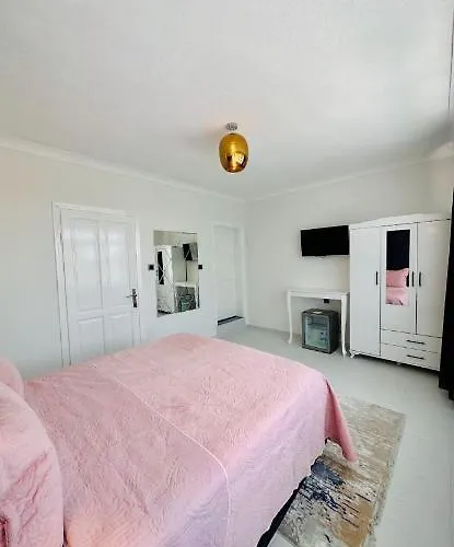 House Butik דטקה